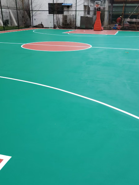 嘉善 球场长期使用易出现地面开裂